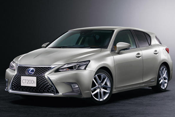 Przegląd hybrydowy hatchback Lexus CT 200h