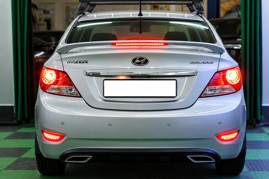 Hyundai Accent 2011-2017 Spoiler Niken V2 (zagruntowany do lakierowania) Image