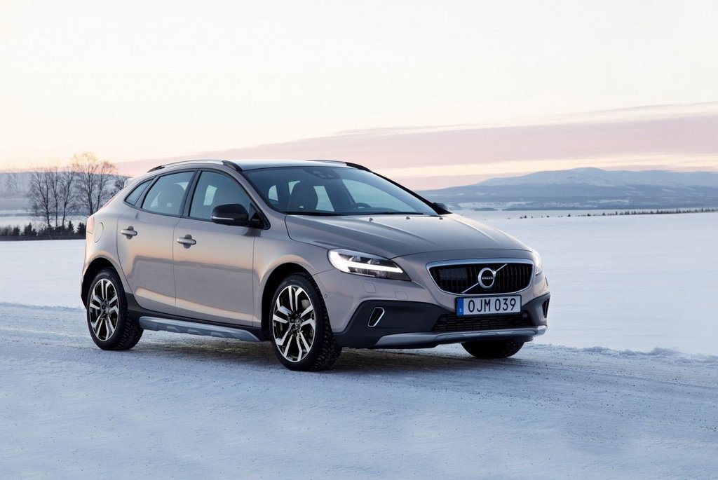 Przegląd off-road w wersji hatchback Volvo V40 Cross Country