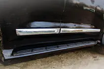Toyota Land Cruiser 200 2007-2021 Zestaw Listew Drzwiowych (2016-2021) zdjęcia 4