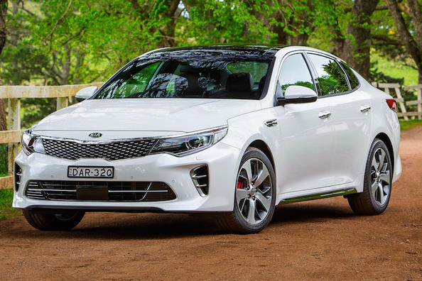 Przegląd naładowana sedana KIA Optima GT Zdjęcie 7