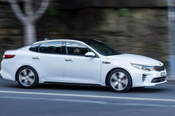 Przegląd naładowana sedana KIA Optima GT Zdjęcie 2