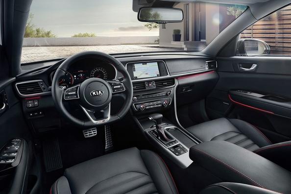Przegląd naładowana sedana KIA Optima GT Zdjęcie 5