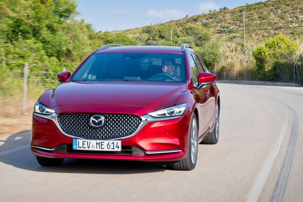 Przegląd zaktualizowanego kombi Mazda 6 SW