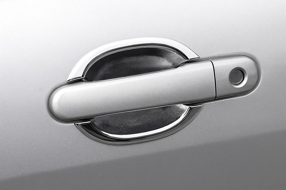 Nissan Tiida 2004-2011 Miskanty pod klamki (4 szt, plastik) Image