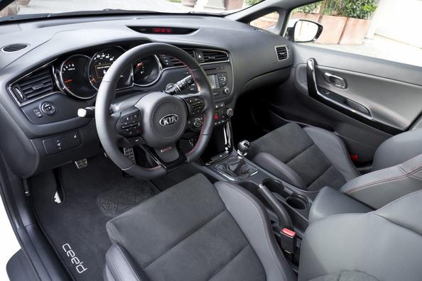 Przegląd hatchback KIA Ceed GT Zdjęcie 6