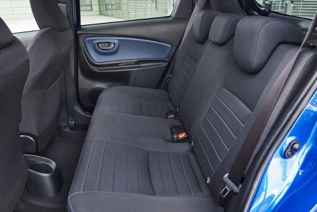Przegląd hybrydowej modyfikacji hatchback Toyota Yaris Hybrid
