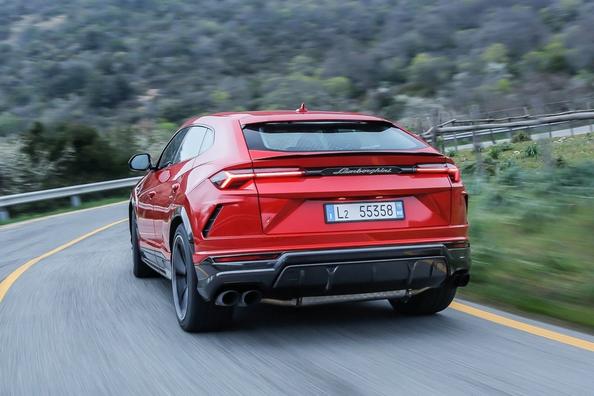 Przegląd zwrotnicy Lamborghini Urus Zdjęcie 9