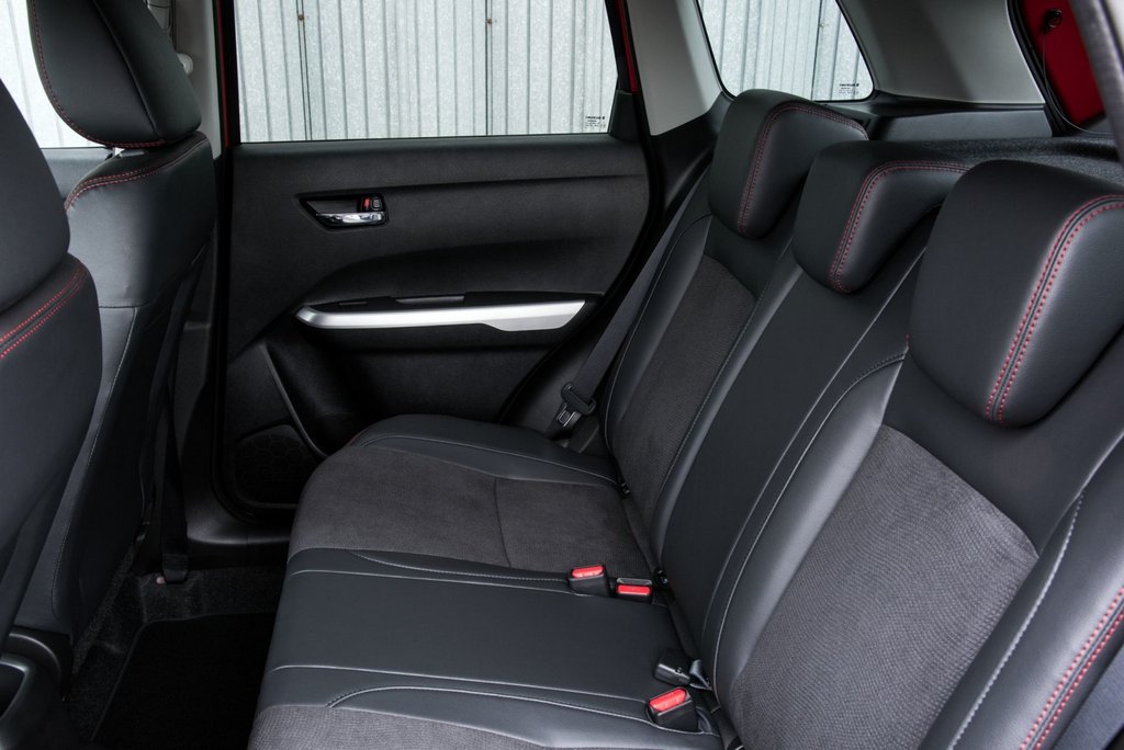 Przegląd kompaktowego crossovera Suzuki Vitara S