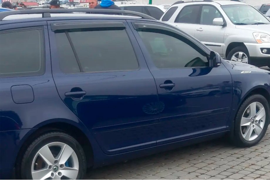 Skoda Octavia II A5 2010-2013 Deflektory Okien SW (4 szt, HIC) Image