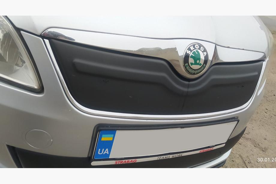 Skoda Fabia 2007-2014 Zimowa osłona na grill (2011-2014, górna) Image