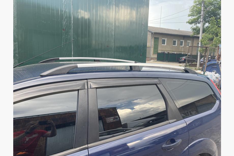 Ford Focus II 2008-2011 Relingi dachowe aluminiowe (Caravan, chrom) Image