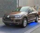 Volkswagen Touareg 2010-2018 Progi boczne w stylu oryginalnym V3 (2 szt., aluminium) zdjęcia 10