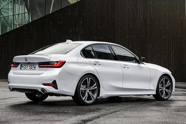 Przegląd siódmej generacji sedan BMW 3-Series Zdjęcie 3