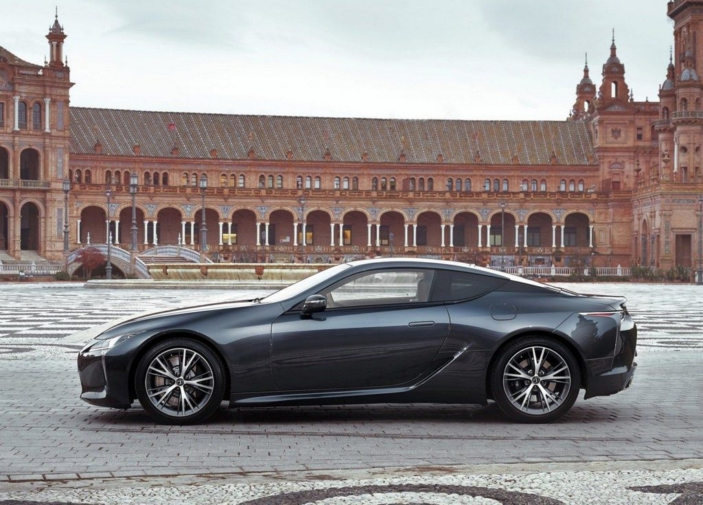 Przegląd sportowy coupe Lexusa LC 500