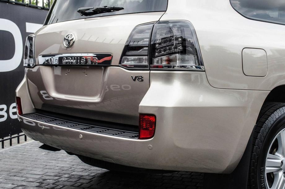 Toyota Land Cruiser 200 2007-2021 Lampy Tylne 2007-2015 (BlackEdition) Image