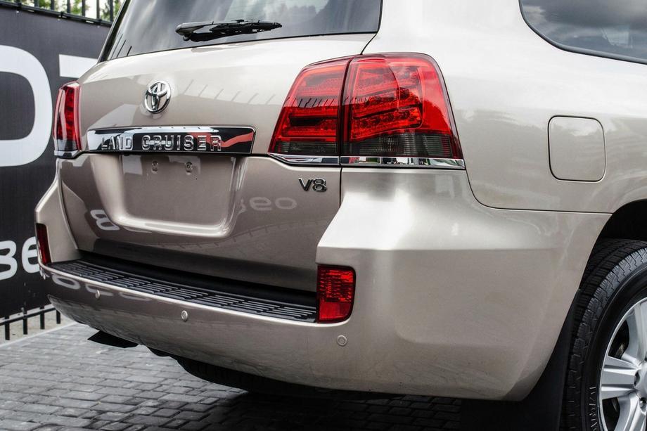 Toyota Land Cruiser 200 2007-2021 Lampy Tylne 2007-2015 V-3 (Design Lexus 2012-2015) Image