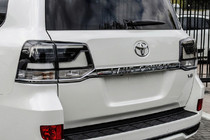 Toyota Land Cruiser 200 2007-2021 Tylne Lampy 2016+ (Executive Black) zdjęcia 1