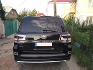 Toyota Land Cruiser 200 2007-2021 Tylne Lampy 2016+ (Executive Black) zdjęcia 7