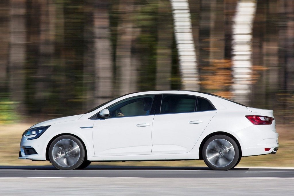 Przegląd sedana Renault Megane czwartej generacji