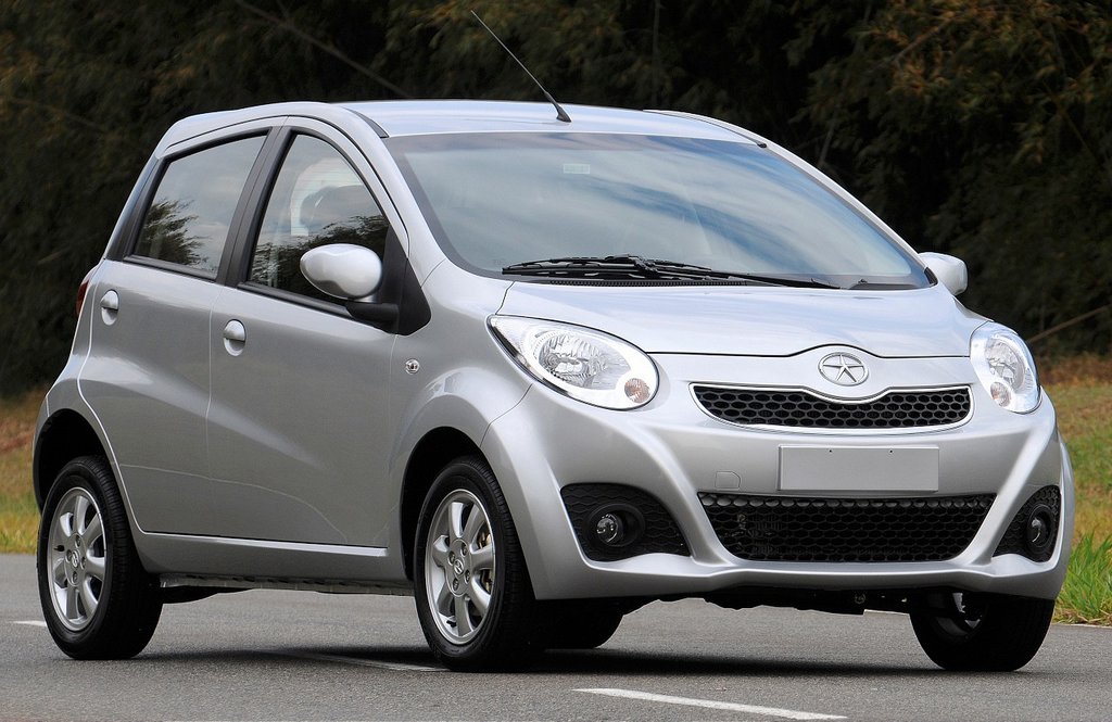 Przegląd kompaktowego hatchbacka JAC J2