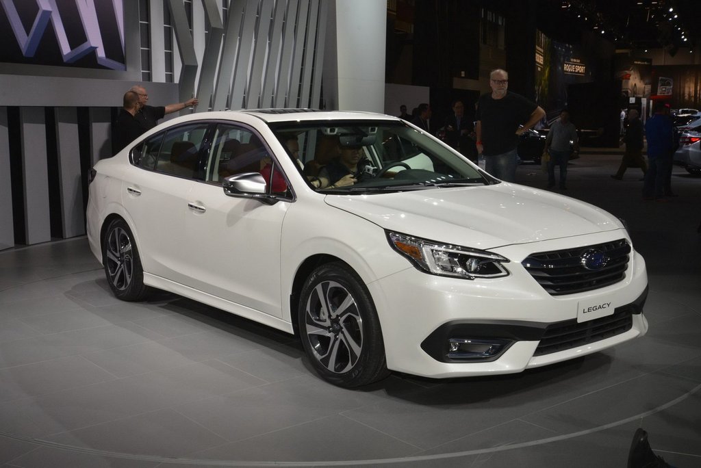 Subaru Legacy sedan 2020 roku modelowego