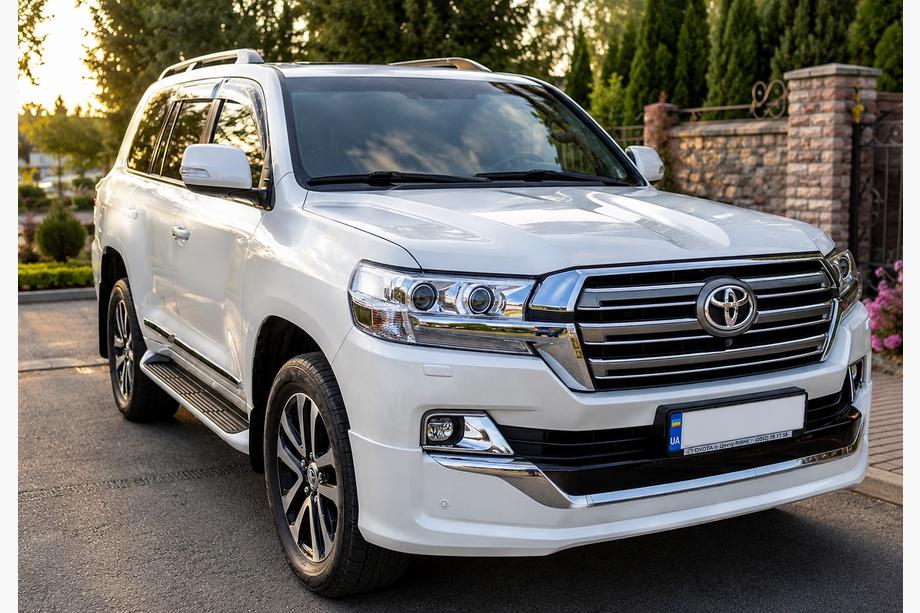 Toyota Land Cruiser 200 2007-2021 Zestaw body kit 2016-2021 (Executive 2019) Czarny Zdjęcia 9