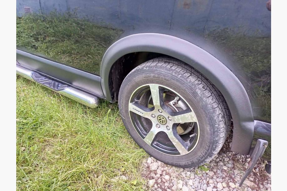Volkswagen T5 Transporter 2003-2010 Zestaw poszerzeń nadkoli i listew (11 elementów) Zdjęcia 39