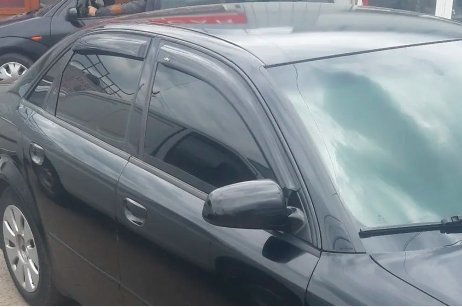 Audi A4 B6 2000-2004 Owiewki szyb Sedan (4 szt., HIC) Image