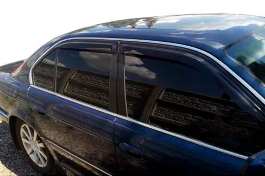 BMW 7 Series E38 1994-2001 Deflektory Okien (4 szt, HIC) Image