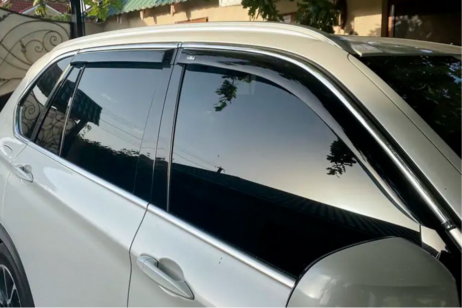 BMW X5 F15 2013-2018 Deflektory szyb z listwą chromowaną (4 szt, HIC) Image
