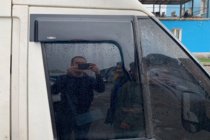 Ford Transit 2000–2014 Deflektory Okien (2 szt, HIC) zdjęcia 3