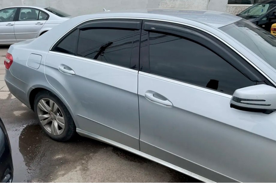 Mercedes E-class W212 2009-2016 Deflektory Okien SD (4 szt, HIC) Image