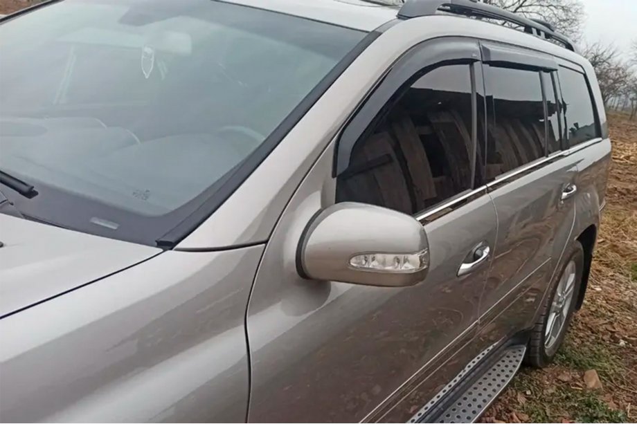Mercedes GL class X164 2006-2012 Deflektory Okien (4 szt, HIC) Image