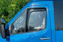Mercedes Sprinter W901/902/903/904/905 1995–2006 Deflektory szyb wsuwane (2 szt, HIC) zdjęcia 2