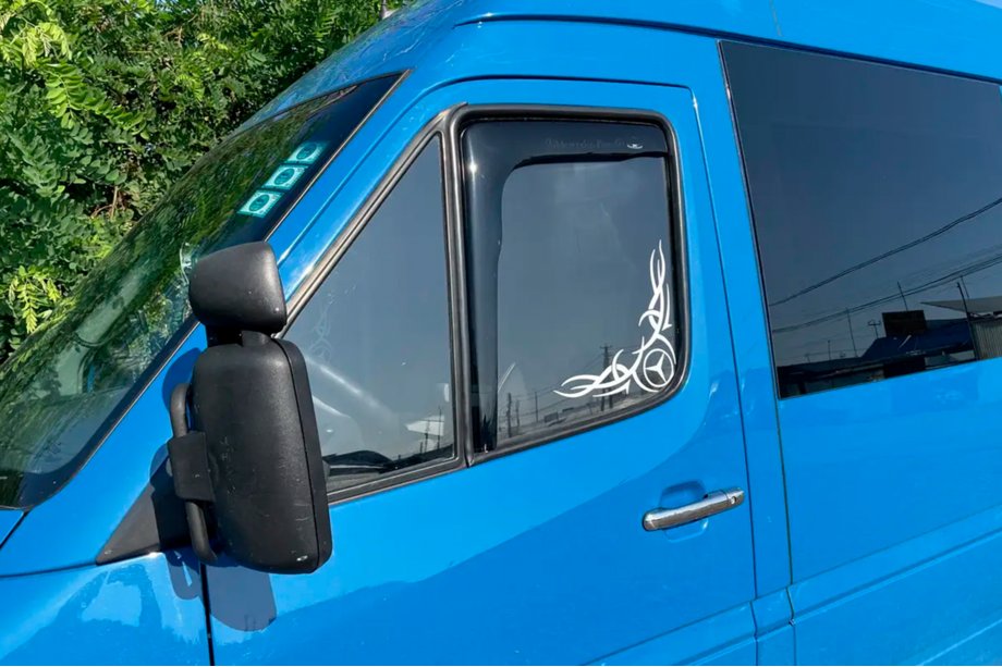 Mercedes Sprinter W901/902/903/904/905 1995–2006 Deflektory szyb wsuwane (2 szt, HIC) Image