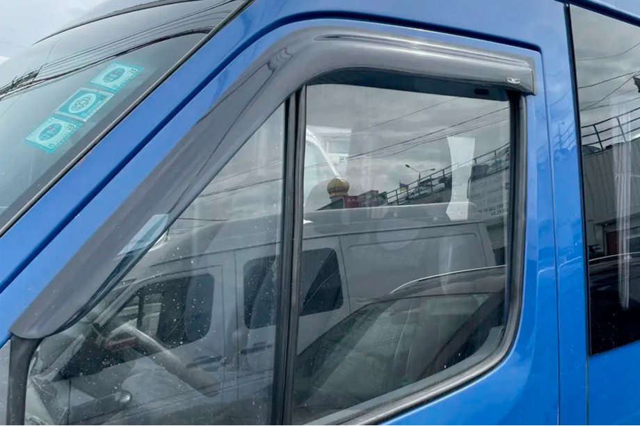 Mercedes Sprinter W901/902/903/904/905 1995–2006 Deflektory Okien (2 szt, HIC) Image