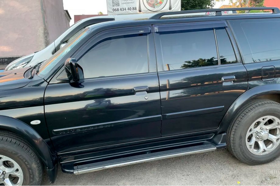 Mitsubishi Pajero Sport 1996-2007 Deflektory Okien (4 szt, HIC) Zdjęcia 1