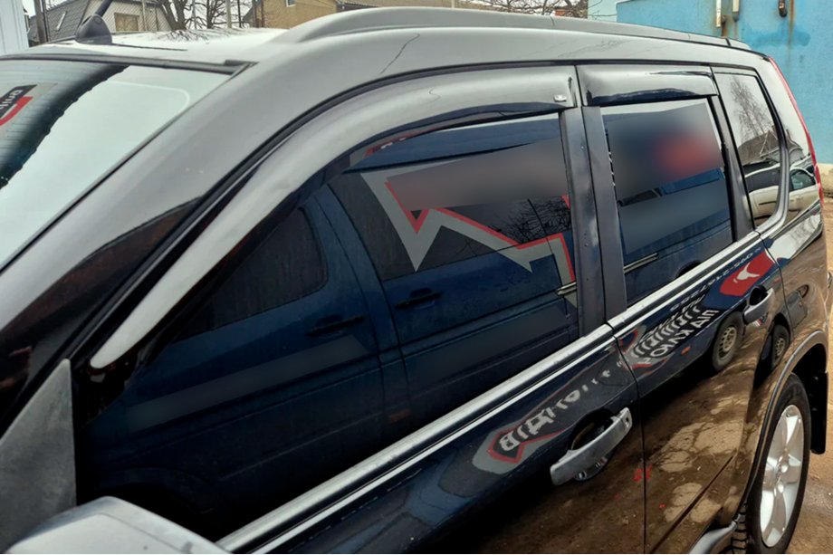Nissan X-trail T30 2002-2007 Deflektory Okien (4 szt, HIC) Zdjęcia 1
