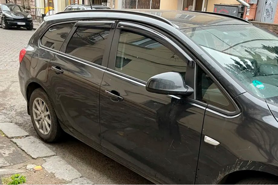 Opel Astra J 2009-2015 Deflektory szyb WG (4 szt, HIC) Zdjęcia 1