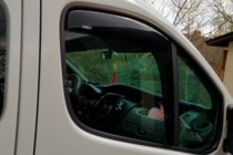 Opel Vivaro 2001–2015 Deflektory szyb wsuwane (2 szt, HIC) zdjęcia 2