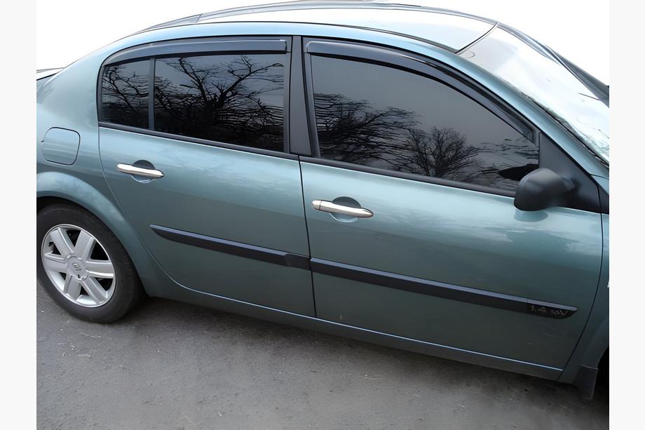 Renault Megane II 2004-2009 Deflektory Okien SD (4 szt, HIC) Image