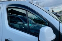 Renault Trafic 2015- Deflektory Okien (2 szt, HIC) zdjęcia 7