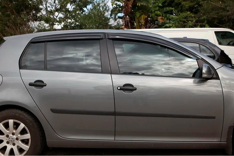 Volkswagen Golf 5 2003-2009 Deflektory Okien HB (4 szt, HIC) Image