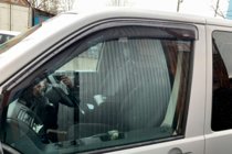 Volkswagen T5 Caravelle 2004-2010 Deflektory Okien (2 szt, HIC) zdjęcia 16