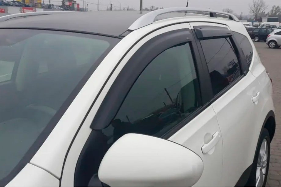 Nissan Qashqai 2010-2014 Deflektory Okien (4 szt, HIC) Image