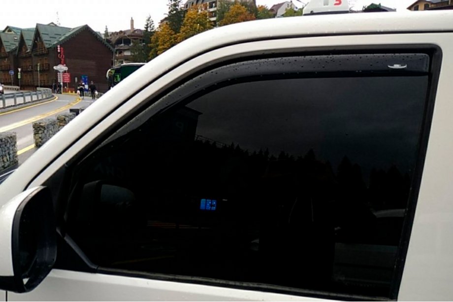 Volkswagen T5 Multivan 2003–2010 Deflektory szyb wsuwane (2 szt, HIC) Image