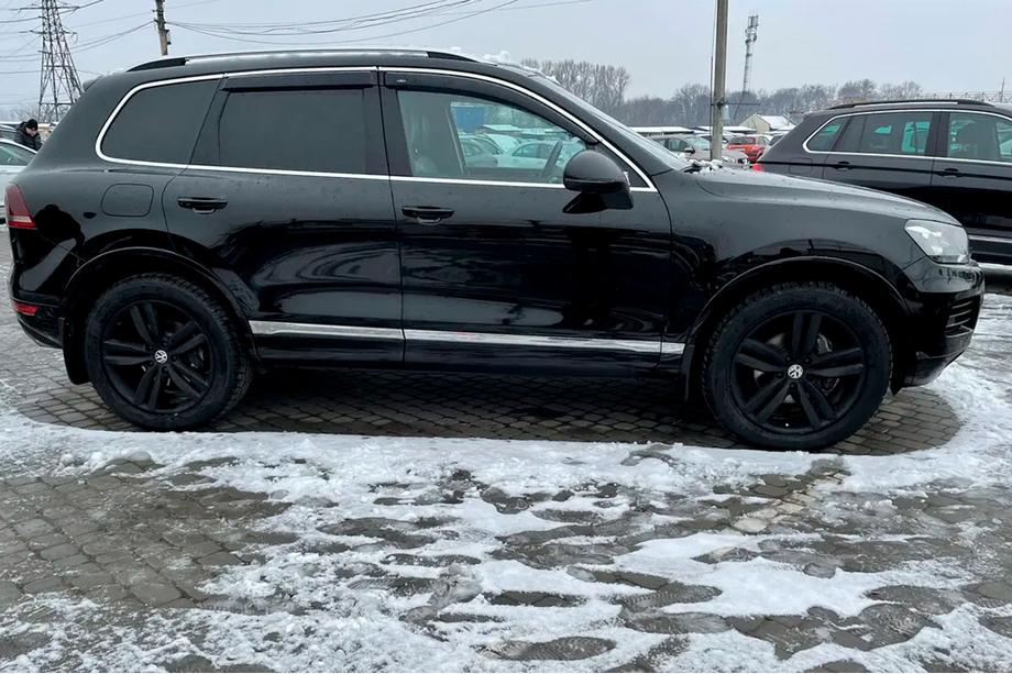 Volkswagen Touareg 2010-2018 Deflektory szyb z listwą chromowaną (4 szt, HIC) Zdjęcia 7