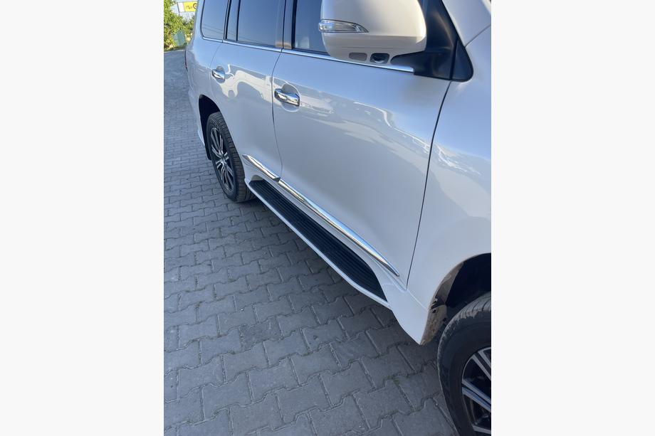 Lexus LX570/450d 2008-2022 Progi Boczne (Design Lexus 2016+) Czarny Zdjęcia 3