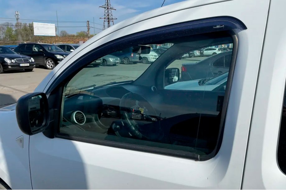 Mercedes Citan 2013-2021 Deflektory Okien (2 szt, HIC) Zdjęcia 2